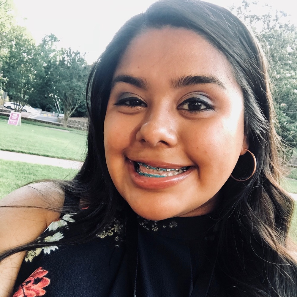 Meet your Posher, Alexia